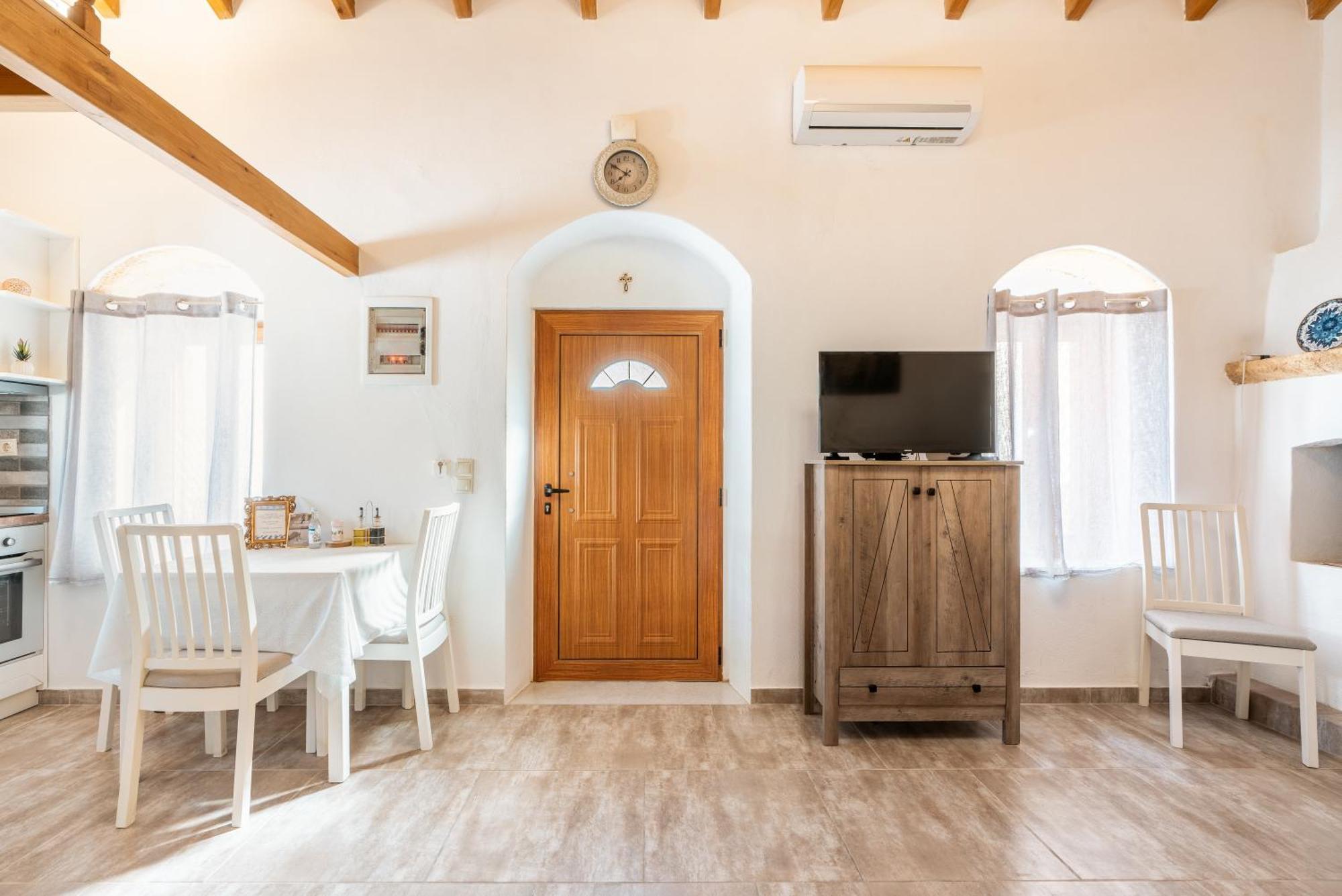 Alicia'S Traditional Home In Paradisi Paradeísion Екстериор снимка